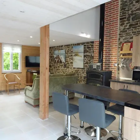 Charming On Idyllic Property, Near The Beach, Holiday home *