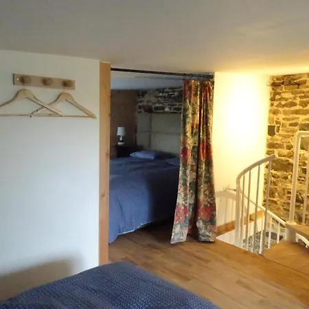 Charming On Idyllic Property, Near The Beach, Holiday home