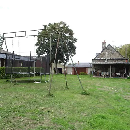 Charming On Idyllic Property, Near The Beach, Holiday home *